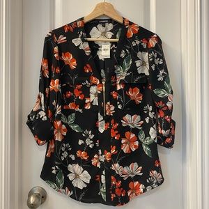 NWT Floral Express vneck shirt